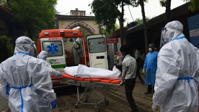 দিল্লিতে বাড়ছে কোভিড, হাসপাতালগুলিকে সতর্ক থাকার নির্দেশ