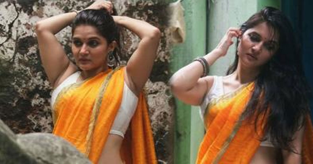 স্লিভলেস ব্লাউজ, হলুদ শাড়ি, খোলা চুলে ভাইরাল মিথিলা