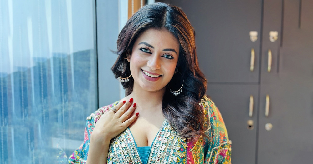 আইটেম গানে নাচতে চান মন্দিরা