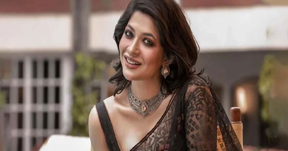 সমাজের চোখে জিনস ছিল খারাপ মেয়েদের পোশাক: বাঁধন