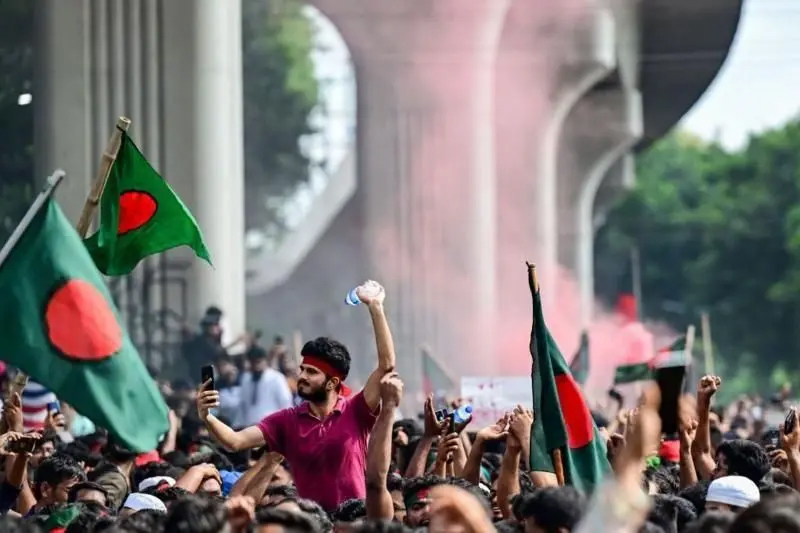 ডাকসু নির্বাচনের আগে আবাসিক হলে 'প্রকাশ্য ও গুপ্ত' রাজনীতি নিষিদ্ধের ঘোষণা নিয়ে প্রশ্ন