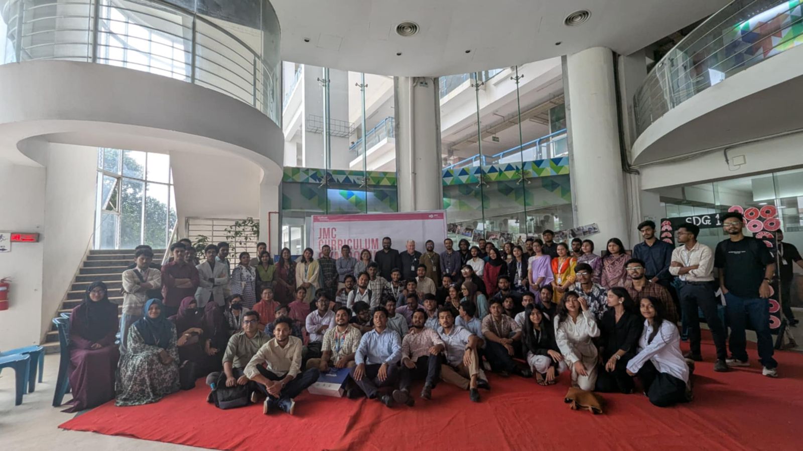 ড্যাফোডিলে ‘বৈষম্য নিরসন’ কারিকুলাম সিম্পোজিয়াম: শিক্ষার্থীদের সৃজনশীলতা ও পেশাগত সংযোগের মিলনমেলা