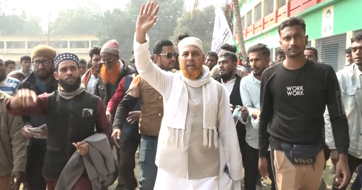 প্রচারণায় ব্যস্ত সময় পার করছেন রফিকুল ইসলাম খান