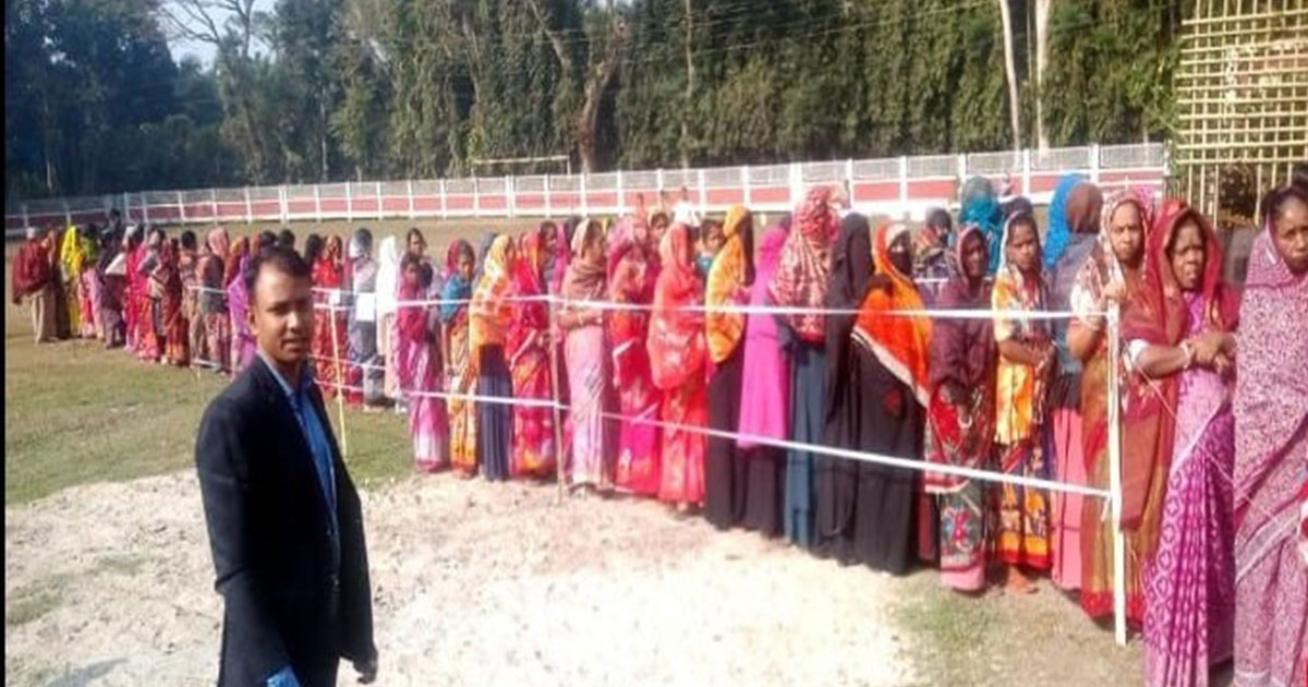 যশোর শার্শা উপজেলায়  নারী ভোটারদের ব্যাপক উপস্থিতি