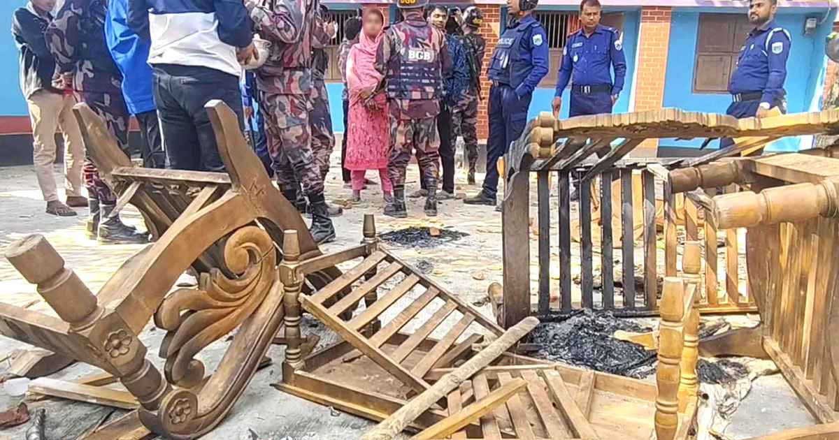 ভোট কম পাওয়া নিয়ে ধাওয়া-পাল্টা ধাওয়া, বাড়ি ভাঙচুর