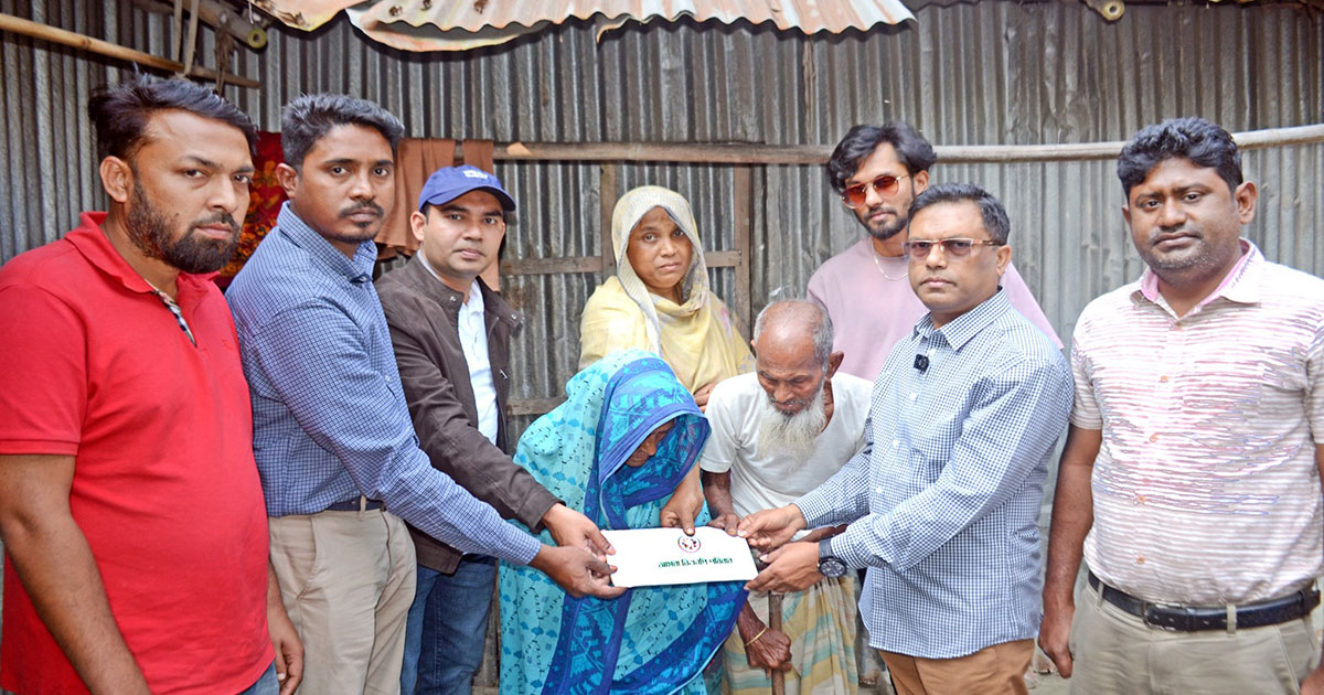 গাইবান্ধায় অসহায় মোজাম্মেলের পাশে দাঁড়ালেন তারেক রহমান