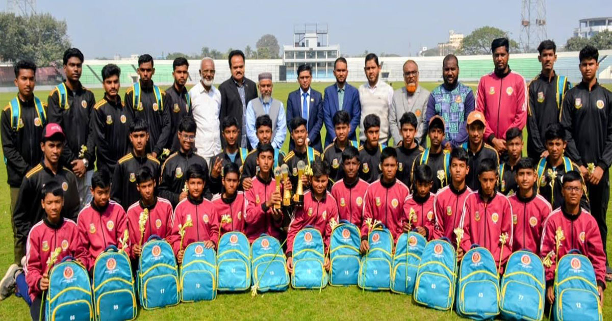 বগুড়া বয়সভিত্তিক ক্রিকেট দলকে জেলা ক্রীড়া সংস্থার সংবর্ধনা