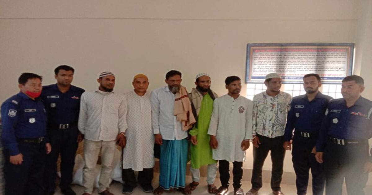 নোয়াখালীতে শহীদ মিনারে ফুল দিতে যাওয়ার পথে আ.লীগের ৬ নেতা আটক