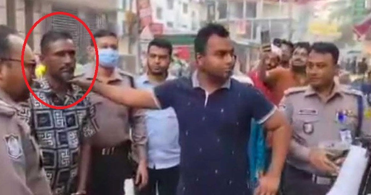 মোহাম্মদপুরে চাঁদাবাজ গ্রেপ্তার, হাতকড়া পরিয়ে মাইকিং পুলিশের