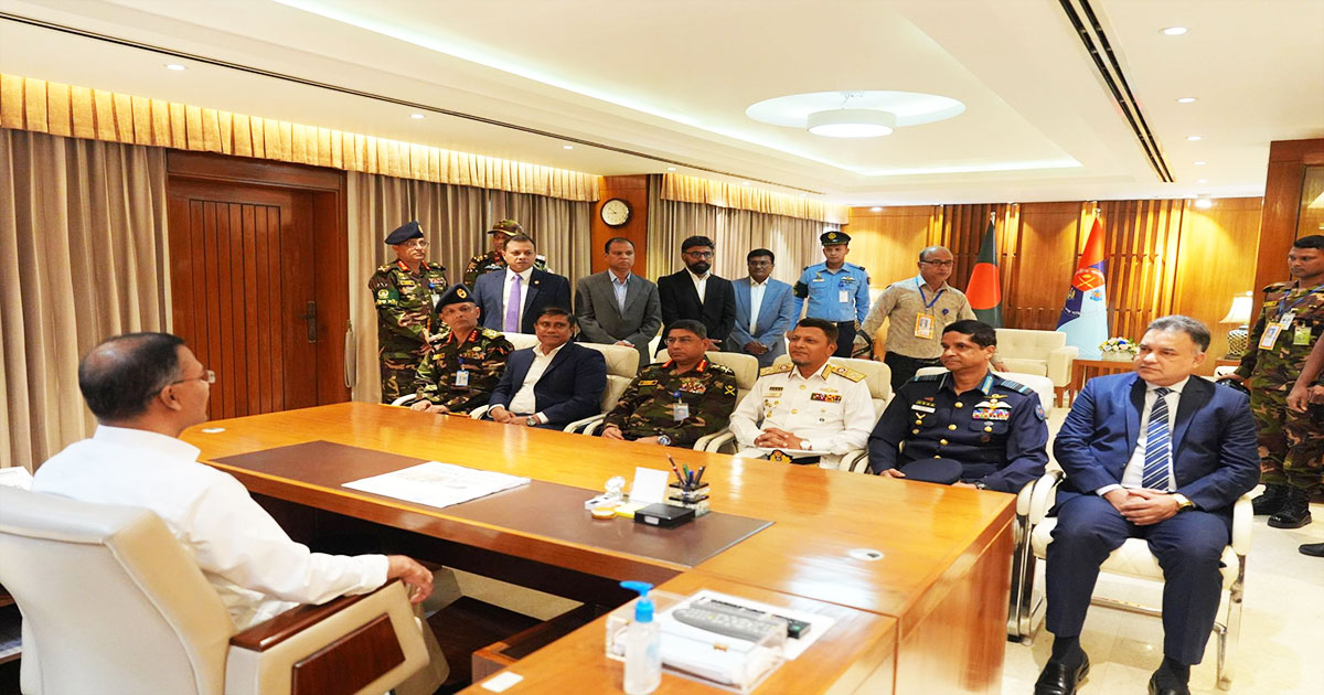 প্রধানমন্ত্রী প্রথমবার সশস্ত্র বাহিনী বিভাগে অফিস করলেন