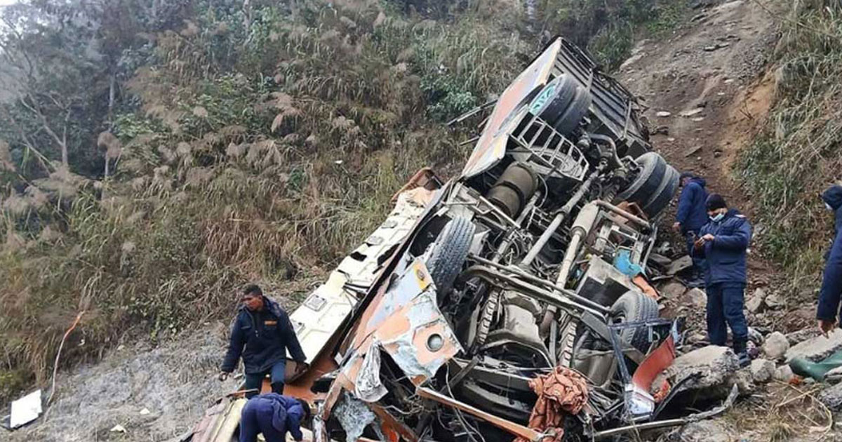 নেপালে বাস দুর্ঘটনায় ব্রিটিশ নাগরিকসহ নিহত ১৯