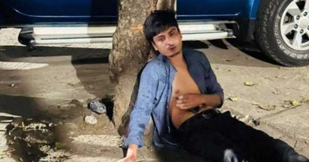 ঢাবি শিক্ষার্থীকে মারধর শেষে থানার সামনে ফেলে রেখে যায় তারা