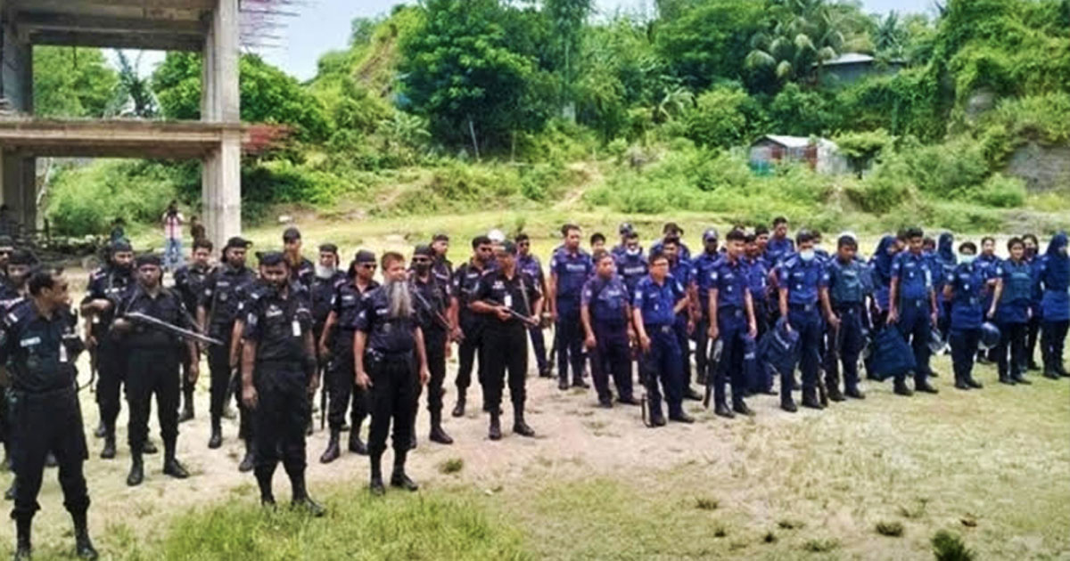 জঙ্গল সলিমপুর এলাকায় ভোর থেকে যৌথ বাহিনীর সাঁড়াশি অভিযান