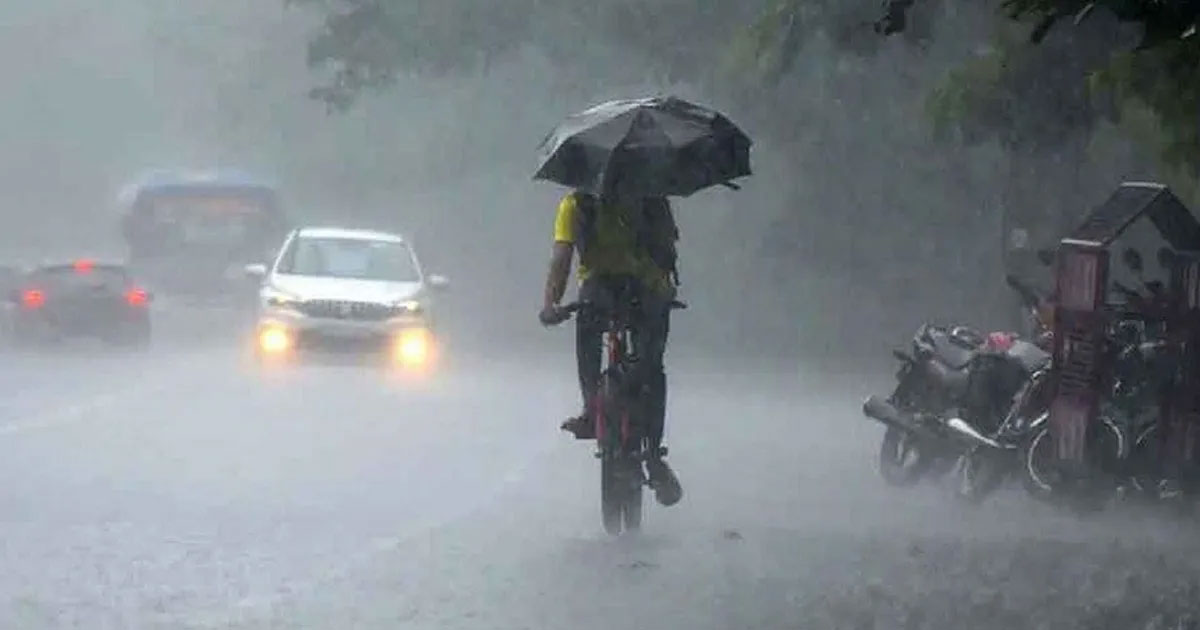 ঢাকাসহ ১২ অঞ্চলে ঝড়বৃষ্টির আভাস, নদীবন্দরে হুঁশিয়ারি সংকেত