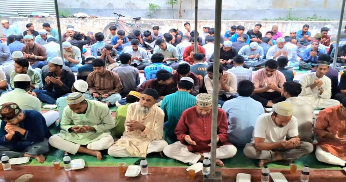আফরোজা খানম রিতার মায়ের মাগফেরাত কামনায় দোয়া ও ইফতার মাহফিল