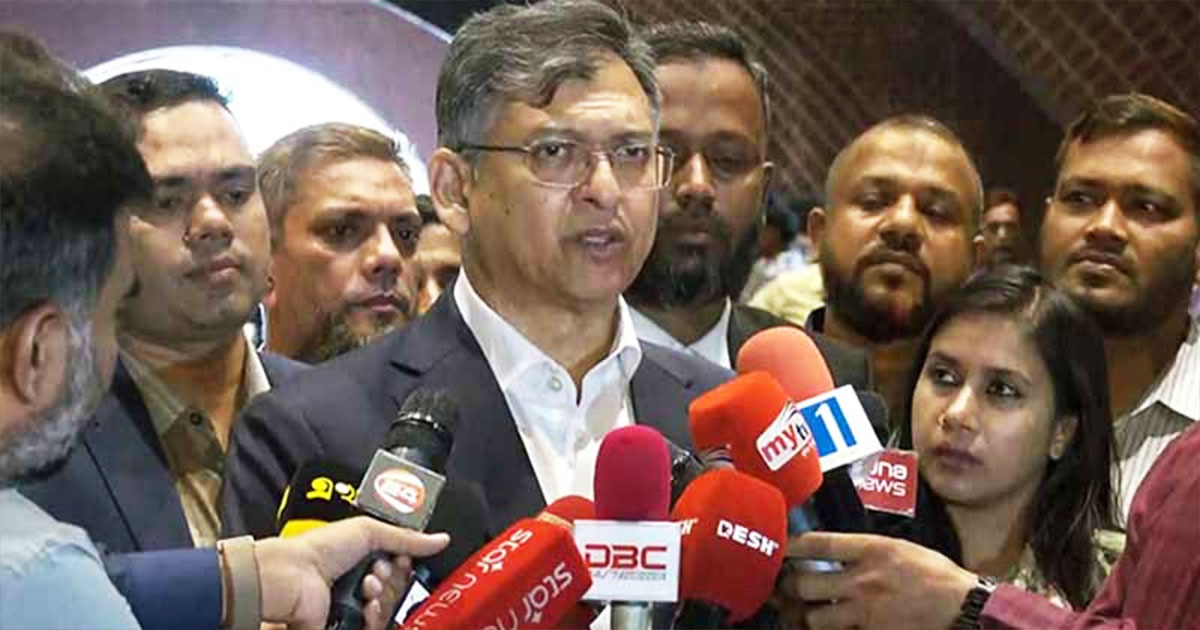 সংবিধান অনুযায়ীই সংসদ আহ্বান, ‘সংস্কার পরিষদ’ গঠনে আগে সংশোধনী প্রয়োজন: স্বরাষ্ট্রমন্ত্রী