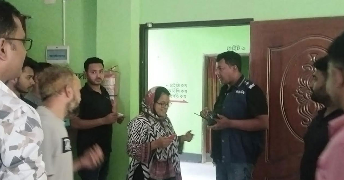 ঋণ নিতে গিয়ে ব্র্যাক অফিসে উত্তেজনা, দম্পতিকে মারধরের অভিযোগ