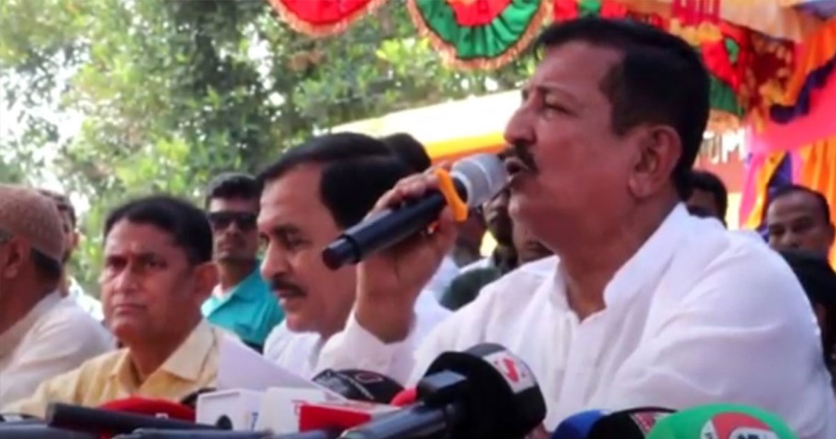 নওগাঁয় খাল খনন কাজের উদ্বোধন করলেন ভূমিমন্ত্রী