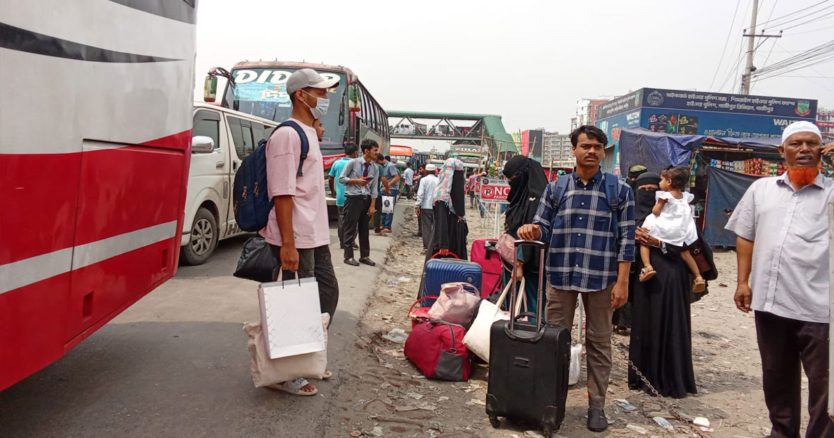 ঈদযাত্রা শুরু, নির্ধারিত সময়ে বাস নেই, যাত্রীরা রোদে অপেক্ষায়