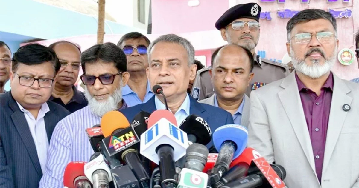 ঈদযাত্রায় বাড়তি ভাড়া নেওয়া হচ্ছে না : সড়কমন্ত্রী