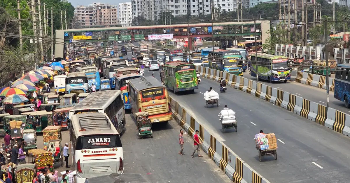 ঈদযাত্রায় স্বস্তি, ভাড়া নিয়ে কিছু অসন্তোষ