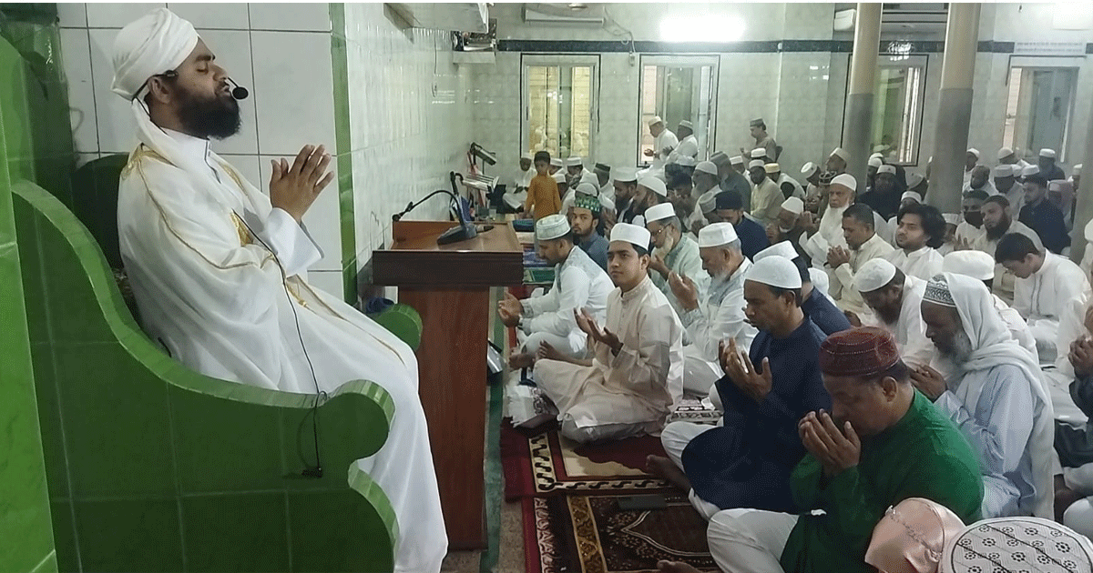 ঝিনাইদহে পবিত্র ঈদুল ফিতরের প্রধান জামায়াত অনুষ্ঠিত