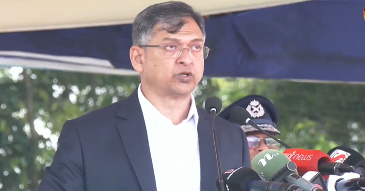 বর্তমান পোশাকে পুলিশ সদস্যরা সন্তুষ্ট নয়: স্বরাষ্ট্রমন্ত্রী