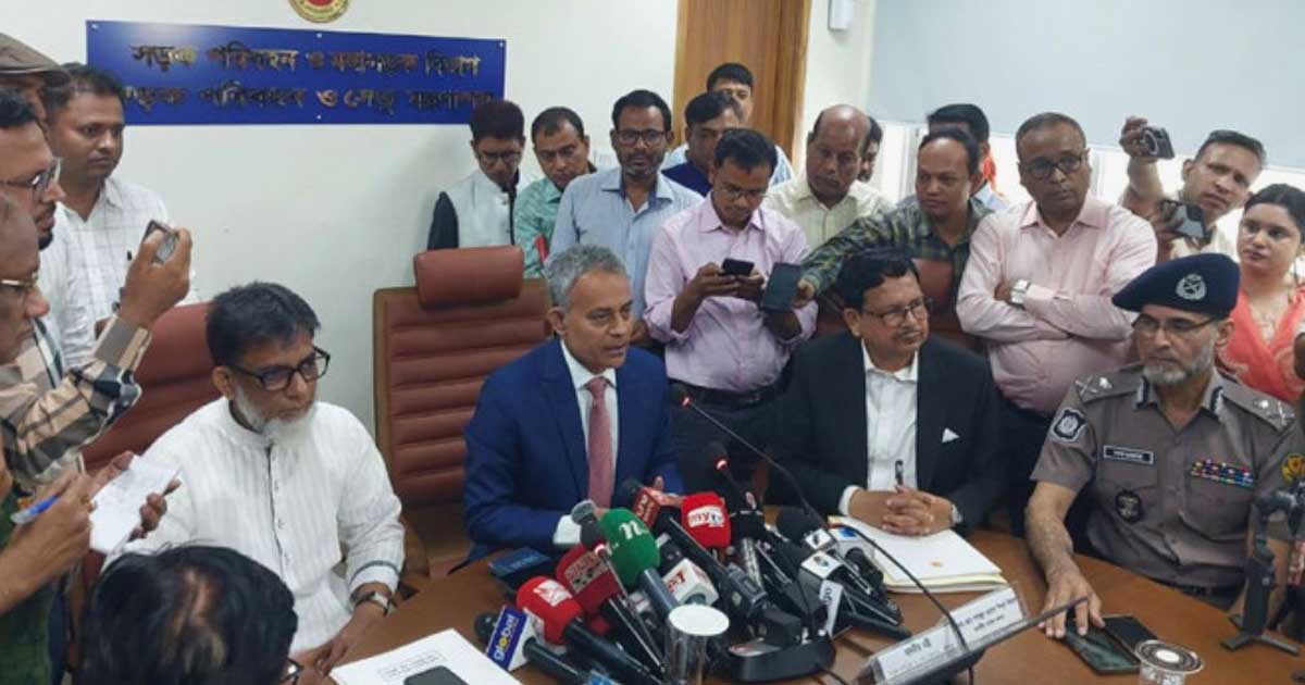 ফেরিতে বাস তোলার আগে নামাতে হবে সব যাত্রী: নৌমন্ত্রী