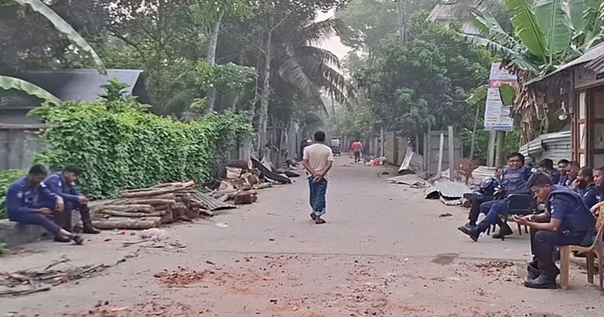 মাদারীপুরে বিয়ের অনুষ্ঠানে সংঘর্ষ, অর্ধশত ককটেল বিস্ফোরণ