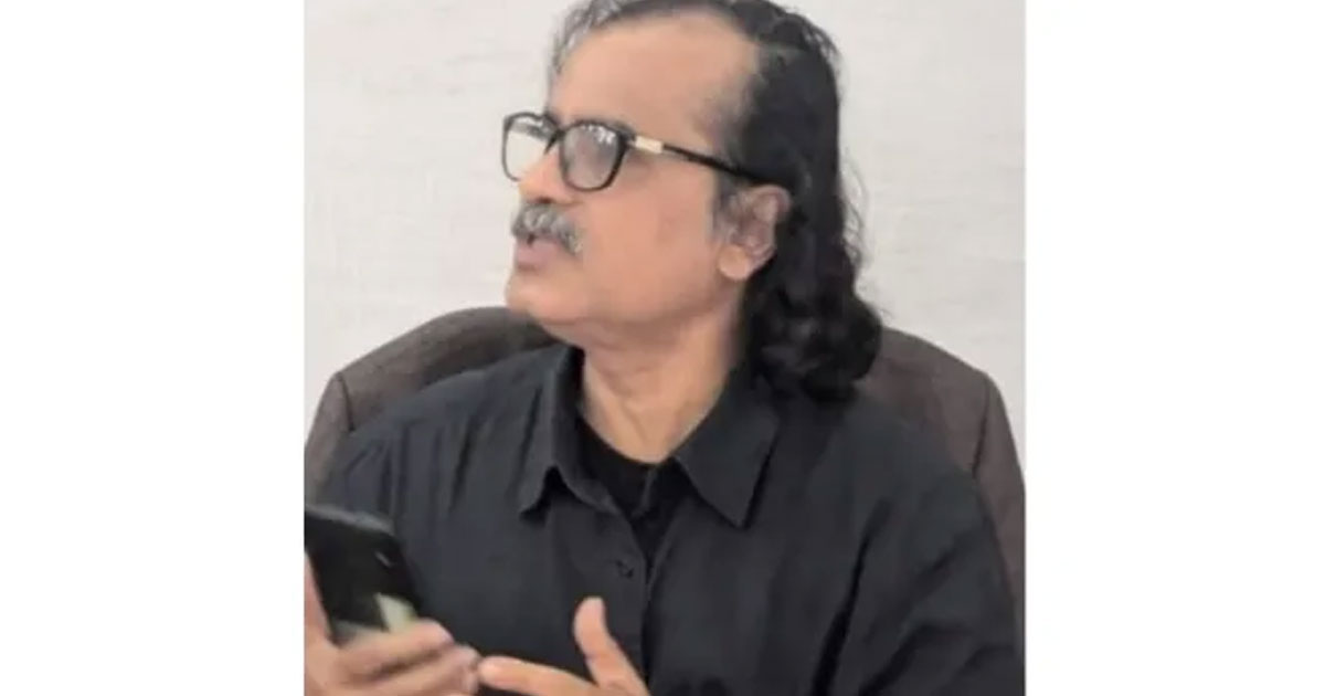 ‘একদিন কবরে যেতে হবে’ বলায় সাংবাদিককে লাঞ্ছিত, দুই আইনজীবী বহিস্কার