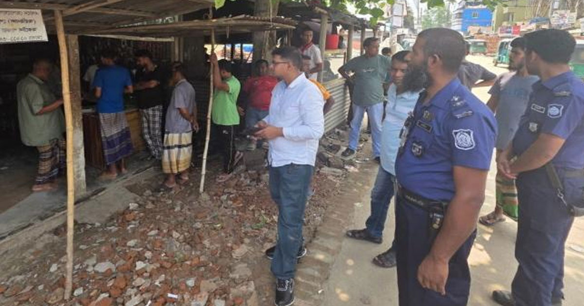 কালিহাতীতে কৃত্রিম সংকট দেখিয়ে তেল বিক্রির অভিযোগে জরিমানা