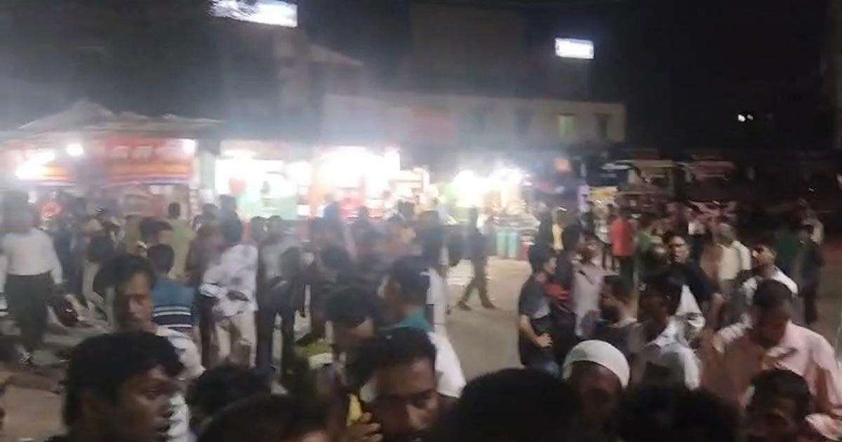বরিশালে বাস ভাঙচুর, শিক্ষার্থী–শ্রমিক সংঘর্ষে আহত ২