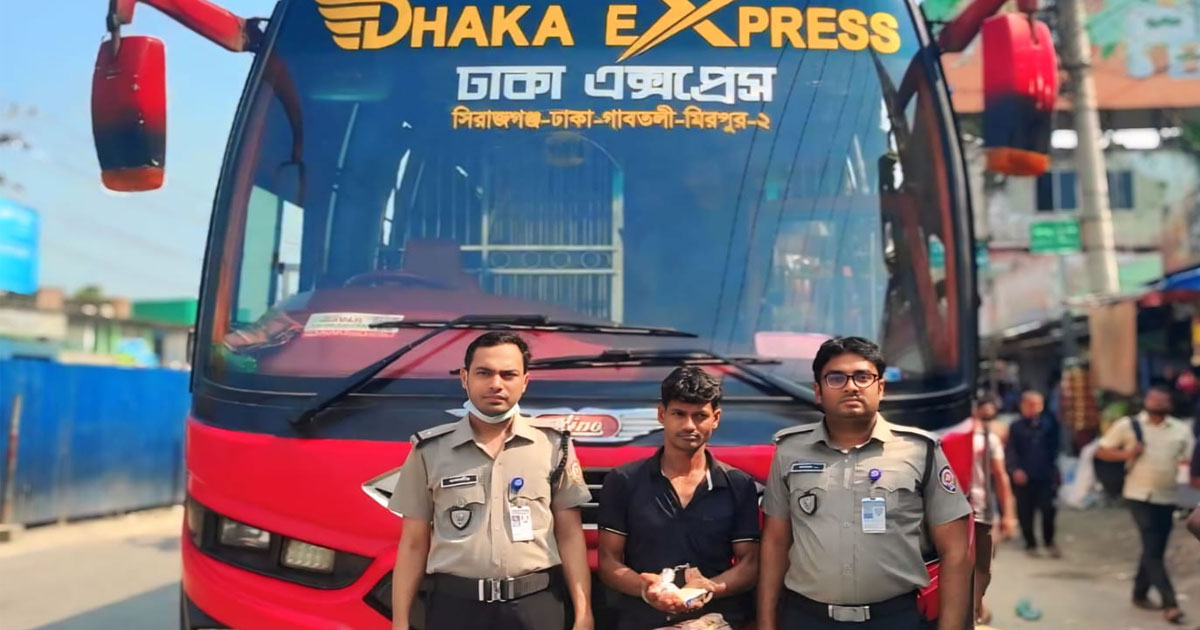 এলেঙ্গায় বাসে তল্লাশি চালিয়ে ৪০০ পিস ইয়াবাসহ একজন আটক