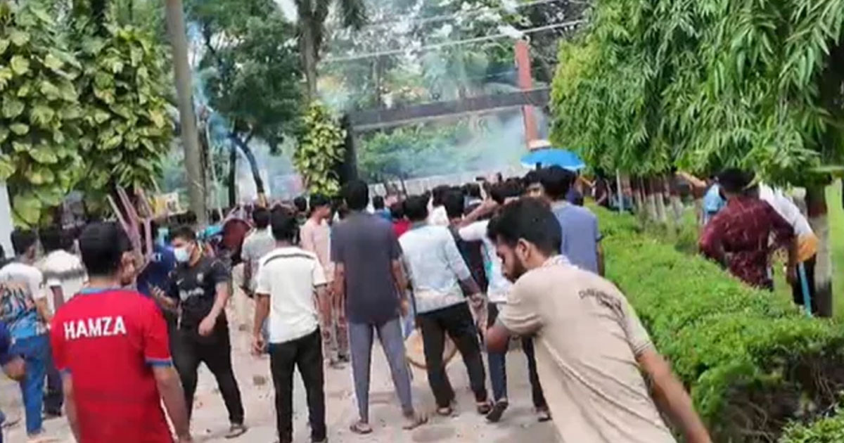 ভিসি ইস্যুতে ডুয়েট রণক্ষেত্র,  আহত ১৫