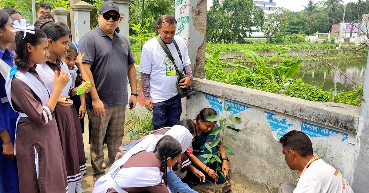 পরিবেশ দিবসে মানিকগঞ্জে ৫ হাজার পাখিবান্ধব গাছ রোপণের উদ্যোগ