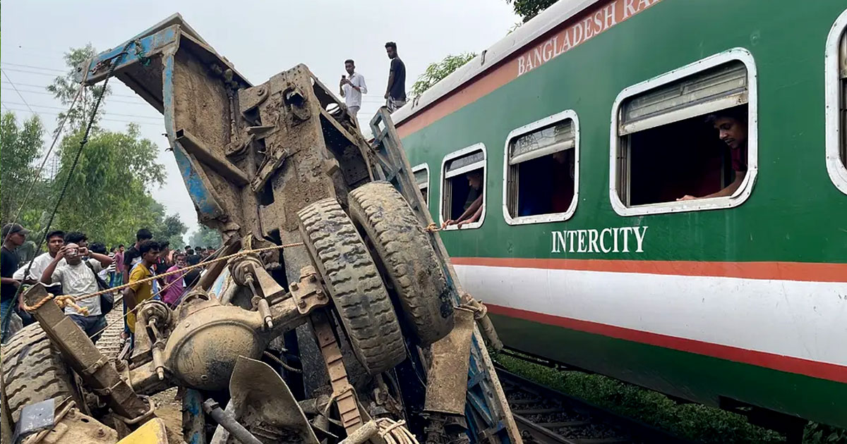 দেড় ঘণ্টা পর চট্টগ্রামের সঙ্গে সারাদেশের রেল যোগাযোগ স্বাভাবিক