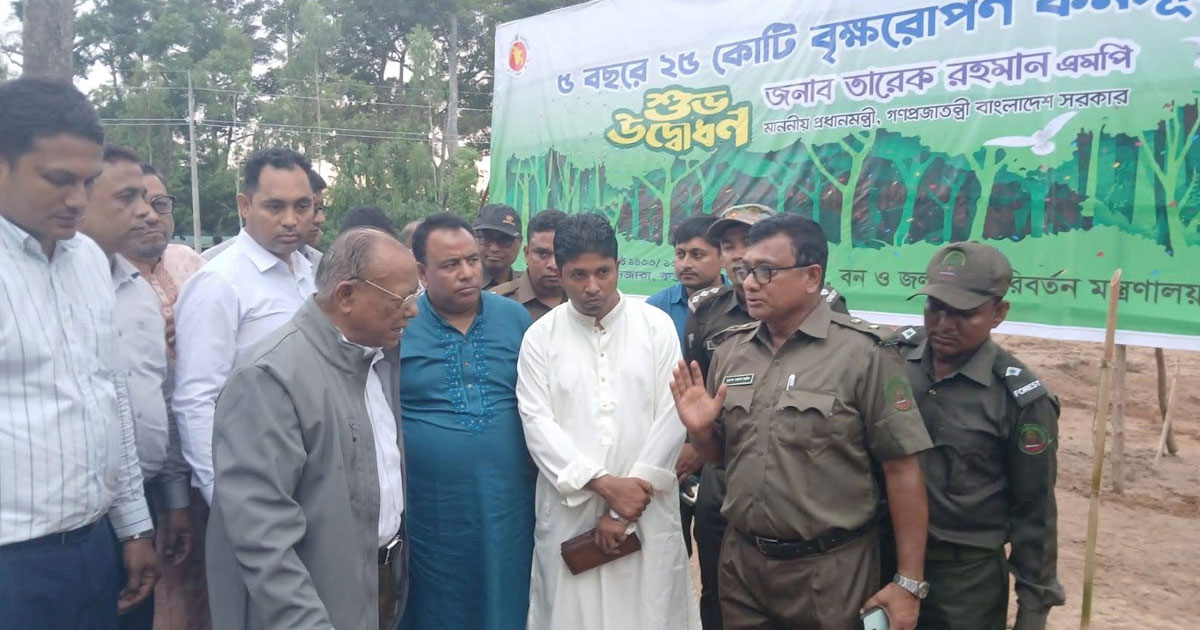 প্রধানমন্ত্রীর ২৫ কোটি বৃক্ষরোপণ কর্মসূচির উদ্বোধন অনুষ্ঠানস্থল পরিদর্শন  করলেন  পরিবেশমন্ত্রী