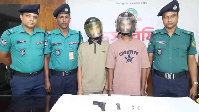 বিদেশি পিস্তল ও চার রাউন্ড গুলিসহ ডেবিট ইমনের ২ সহযোগী গ্রেপ্তার