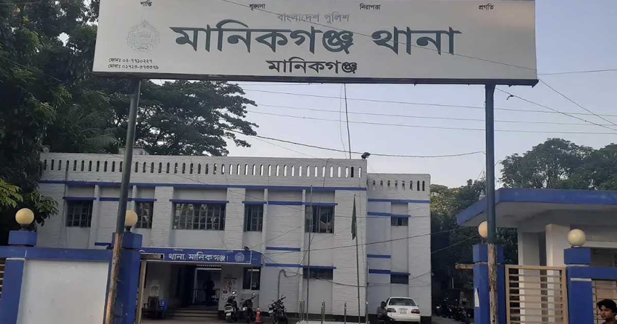 জুয়া খেলার সময় পুলিশ কনস্টেবলসহ আটক ৩