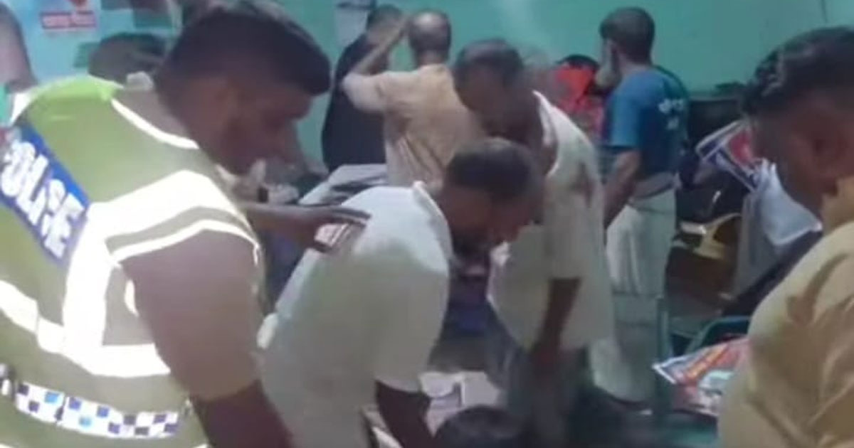 কুষ্টিয়ায় জয়বাংলা শ্লোগান দিয়ে বিএনপির অফিস ভাংচুর,আহত ৬