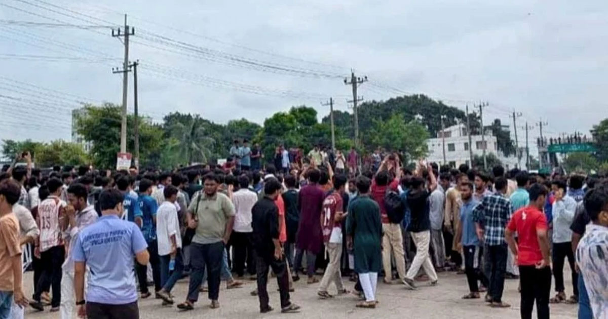 অপ্রতিম হত্যার বিচার দাবিতে ঢাকা-চট্টগ্রাম মহাসড়ক অবরোধ
