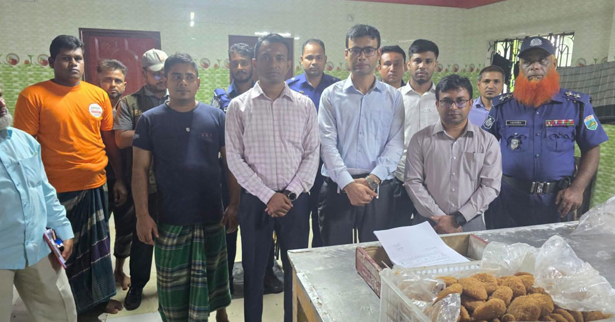 বগুড়ায় অস্বাস্থ্যকর পরিবেশে নূর বেকারিতে পণ্য তৈরি, জরিমানা ৬০ হাজার