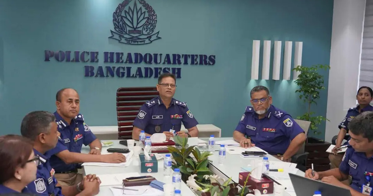 দলীয় পরিচয় নয়, অপরাধী হিসেবেই ব্যবস্থা : আইজিপি