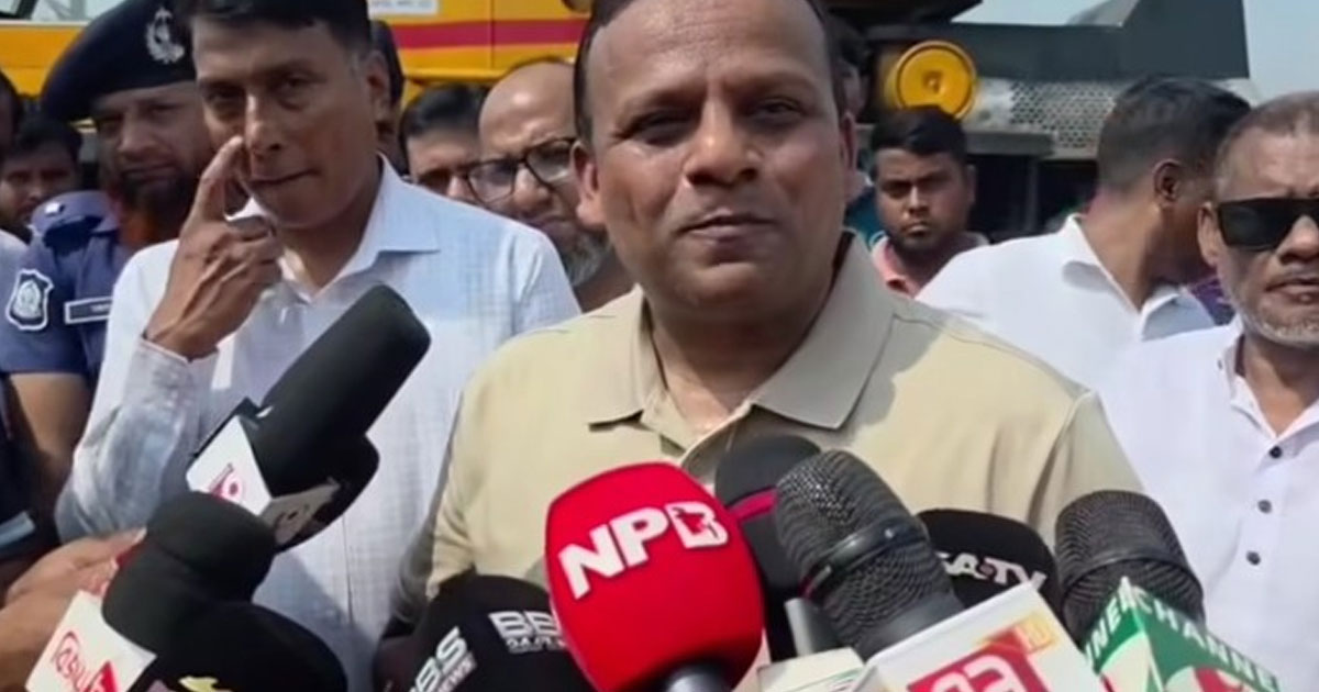 বেনাপোল স্থলবন্দর আকস্মিক পরিদর্শনে নৌপরিবহন প্রতিমন্ত্রী