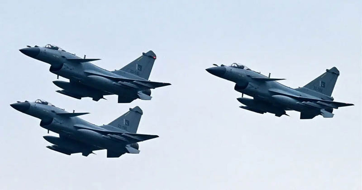 আফগানিস্তানে গভীর রাতে পাকিস্তানের ব্যাপক হামলা, নিহত অন্তত ২২