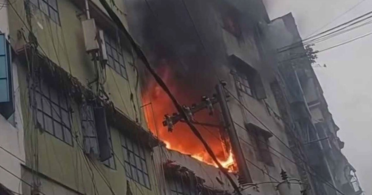 কেরানীগঞ্জে পোশাকপল্লীতে আগুন