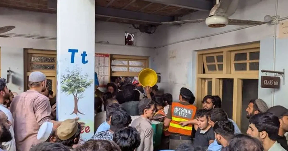 পাকিস্তানে স্কুলের ছাদ ধসে ২৮ শিশু ও শিক্ষকের মৃত্যু