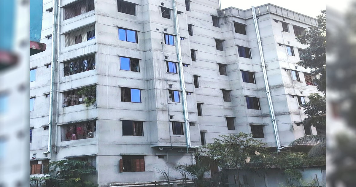 লাকসামে ছয়তলা ভবন গোপন করে দলিল, রাজস্ব ফাঁকির অভিযোগ